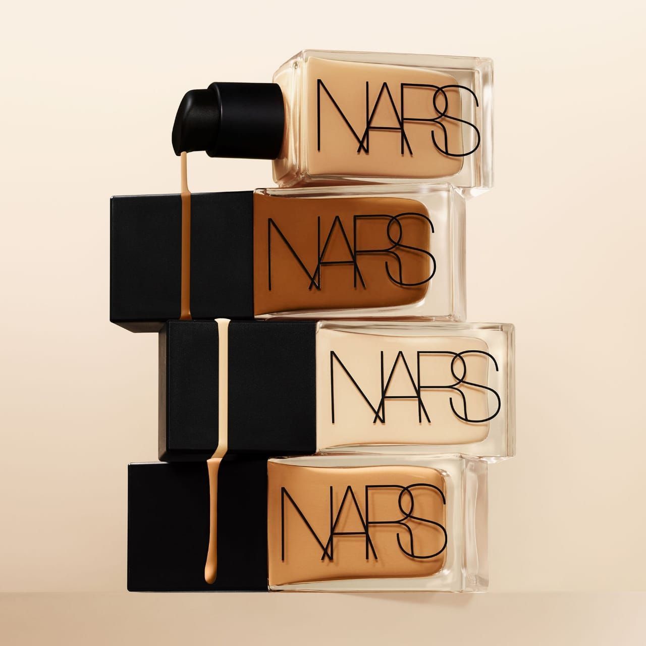 NARS LIGHT REFLECTING FOUNDATION نارس لايت ريفلكشن فونديشن