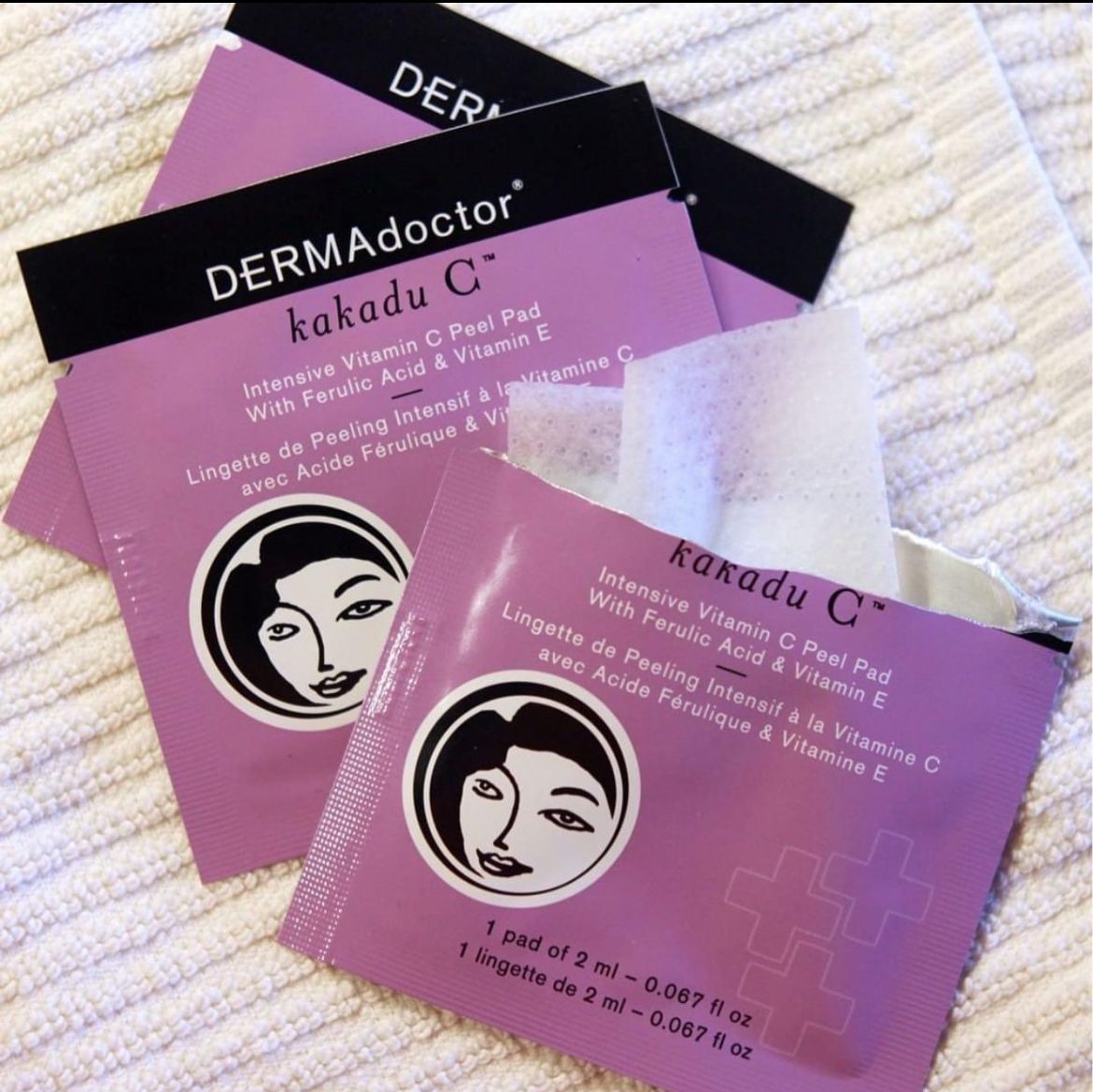DERMA DOCTOR Kakadu C Intensive Vitamin C Peel Pad ديرما دكتور بادات التقشير