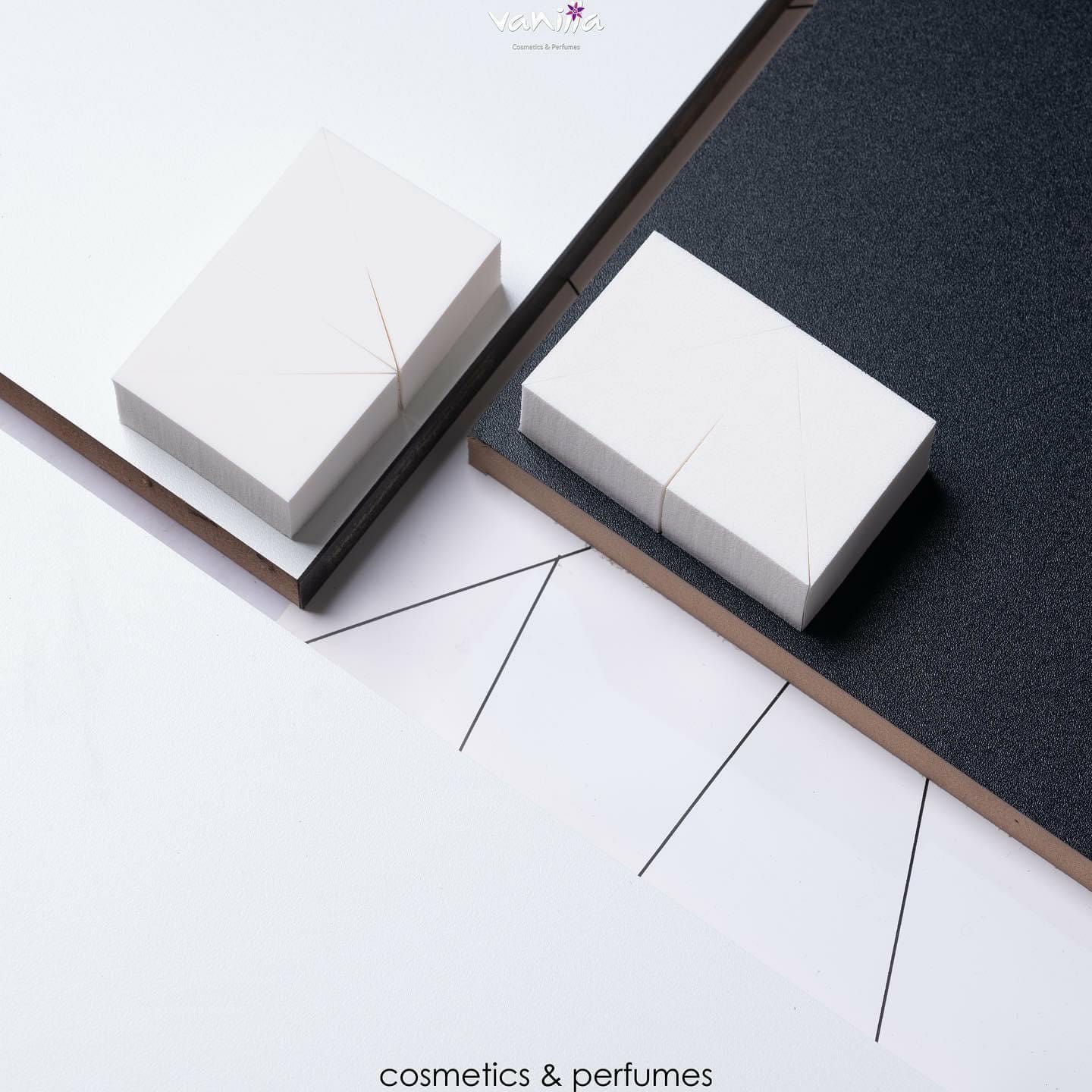 INFINITY TRIANGLE SPONGE 4PCS انفنتي سبونج لتطبيق المكياج