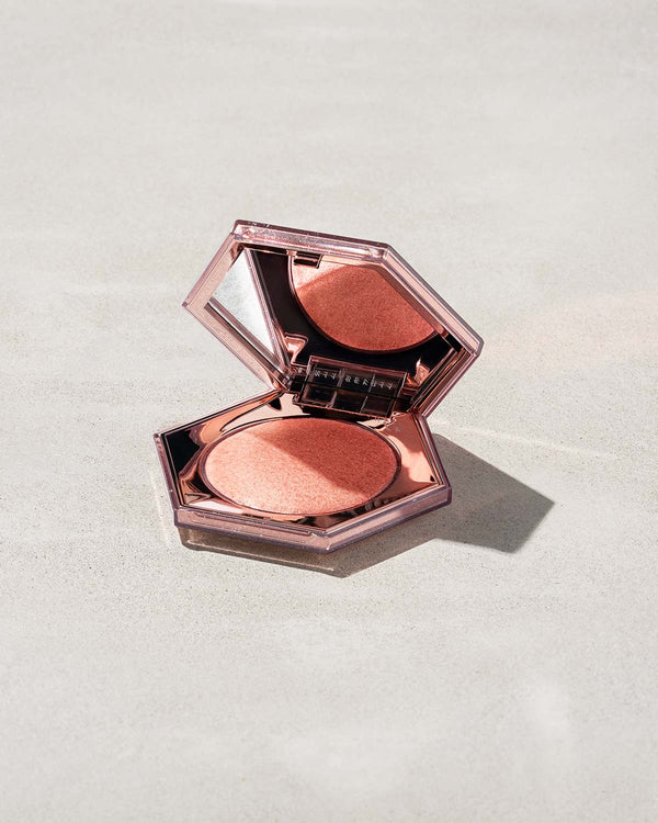Fenty beauty DIAMOND BOMB ALL-OVER DIAMOND VEIL فينتي بيوتي هايلايتر