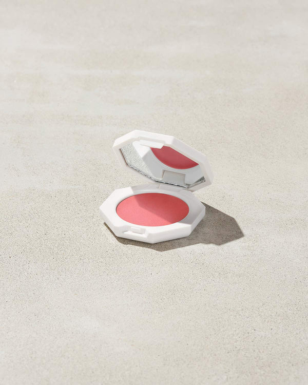 Fenty beauty CHEEKS OUT FREESTYLE CREAM BLUSH فينتي بيوتي كريمي بلاش