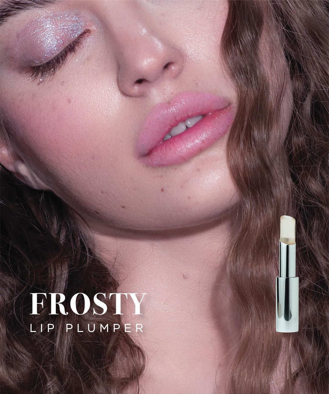 NORA BO AWADH Frosty Lip Plumper نورا بو عوض مرطب للشفاه