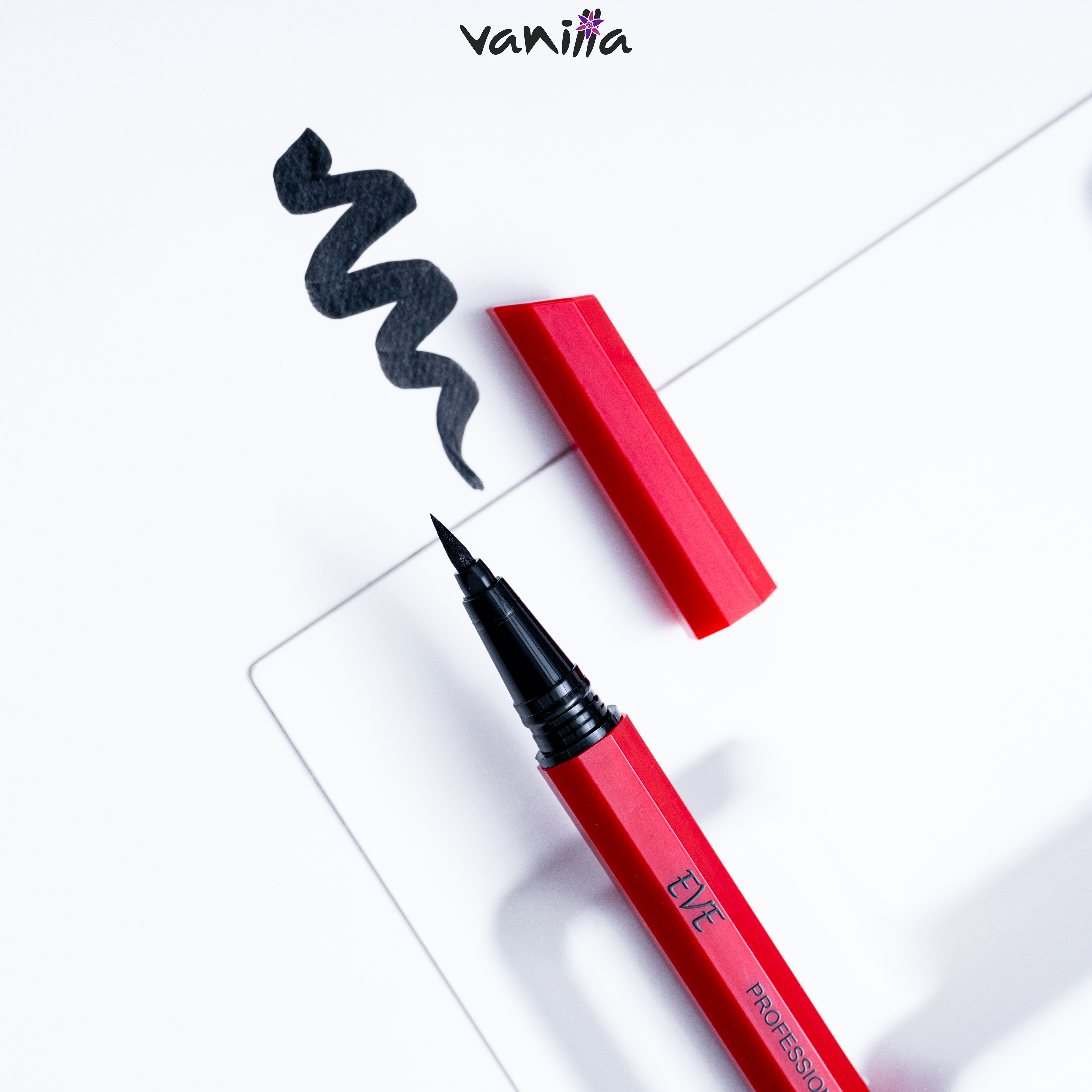 EVE PROFESSIONAL AND FINE EYELINER PEN قلم لاينر للعين من أيف