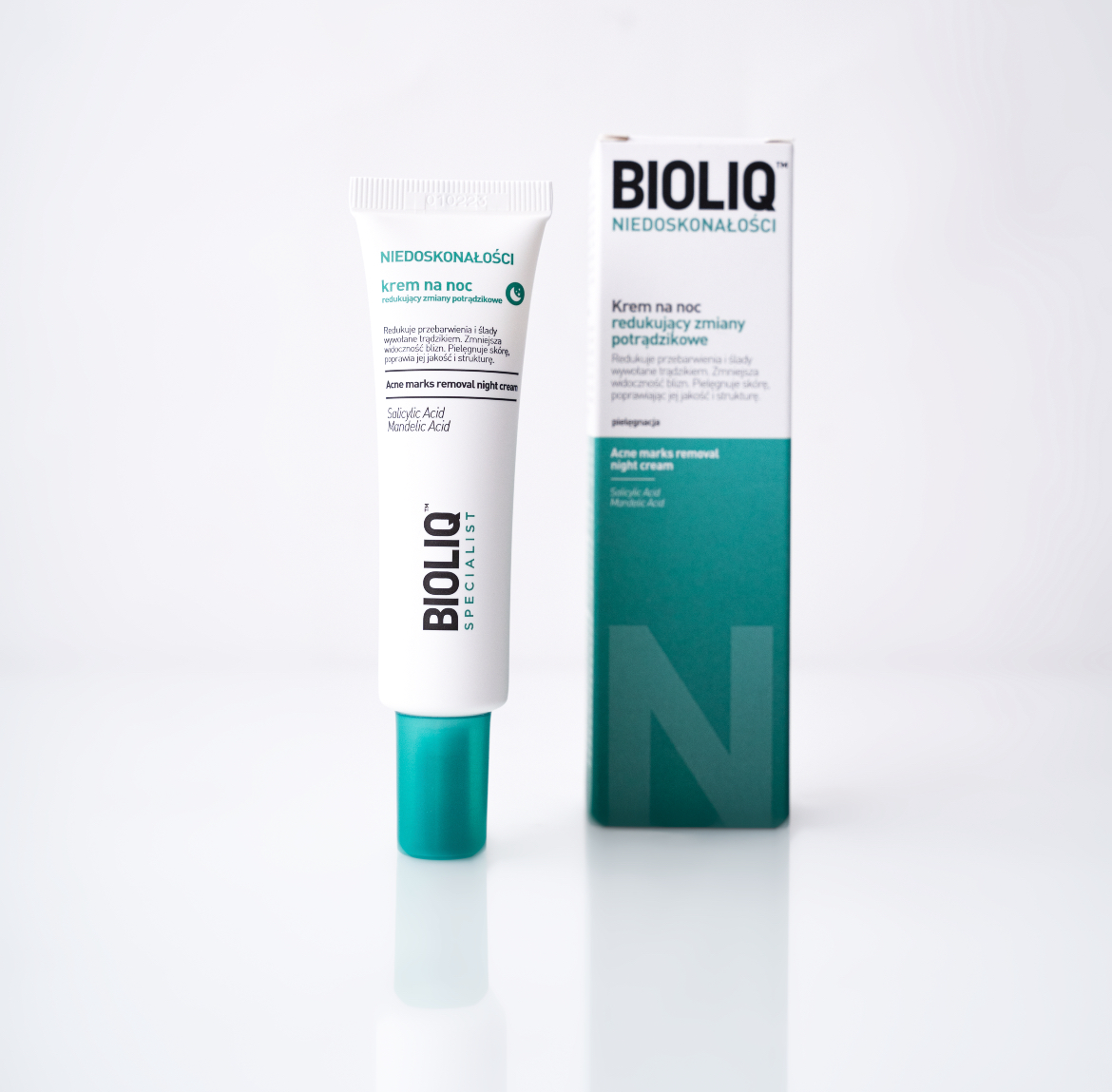Bioliq Specialist (Bioliq Specialist Acne Marks Removal Night Cream) – كريم ليلي لإزالة آثار حب الشباب
