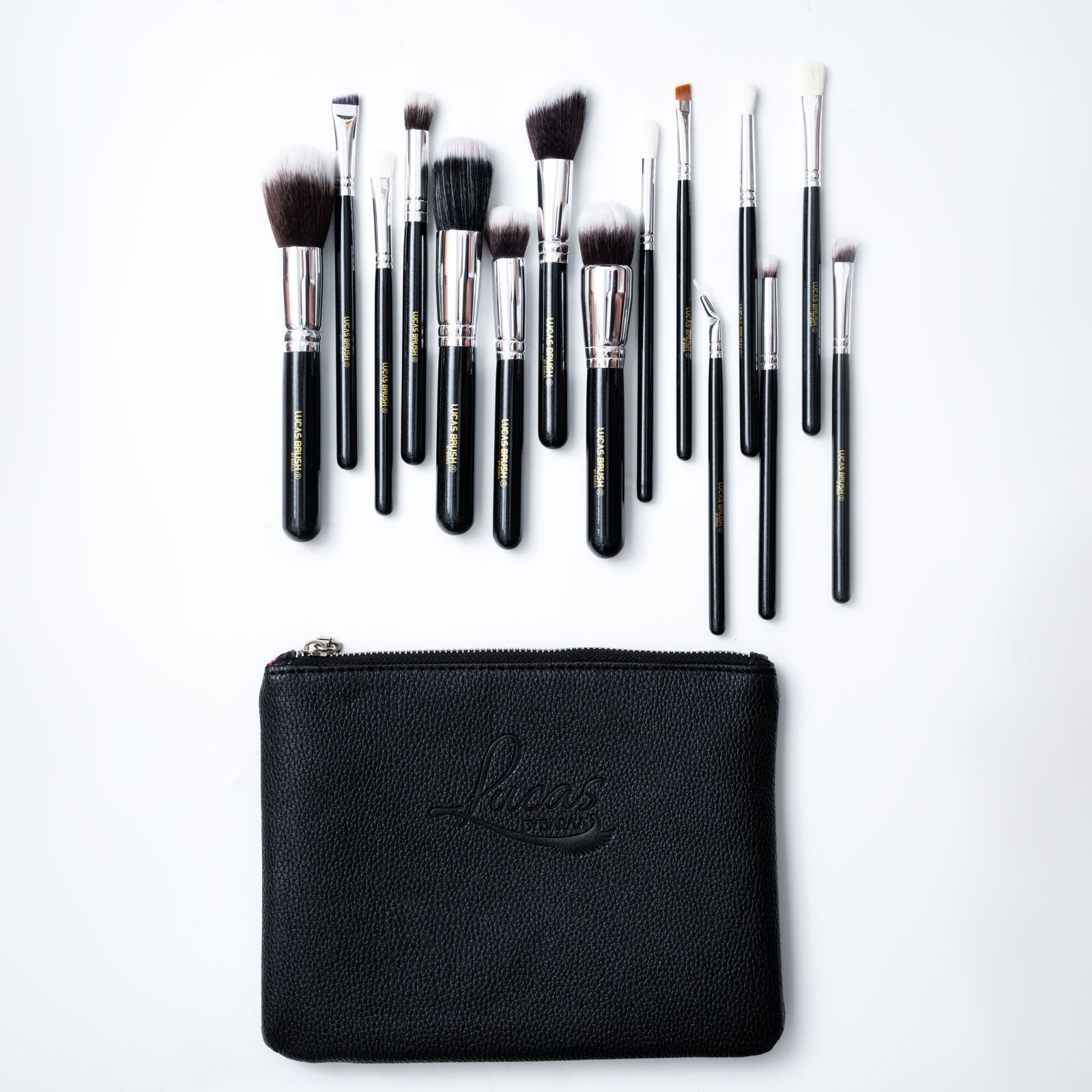LUCAS BRUSH BY BARAA 15 Piece Brush Set مجموعة فرشاة مكونة من 15 قطعة مع حقيبة من لوكاس