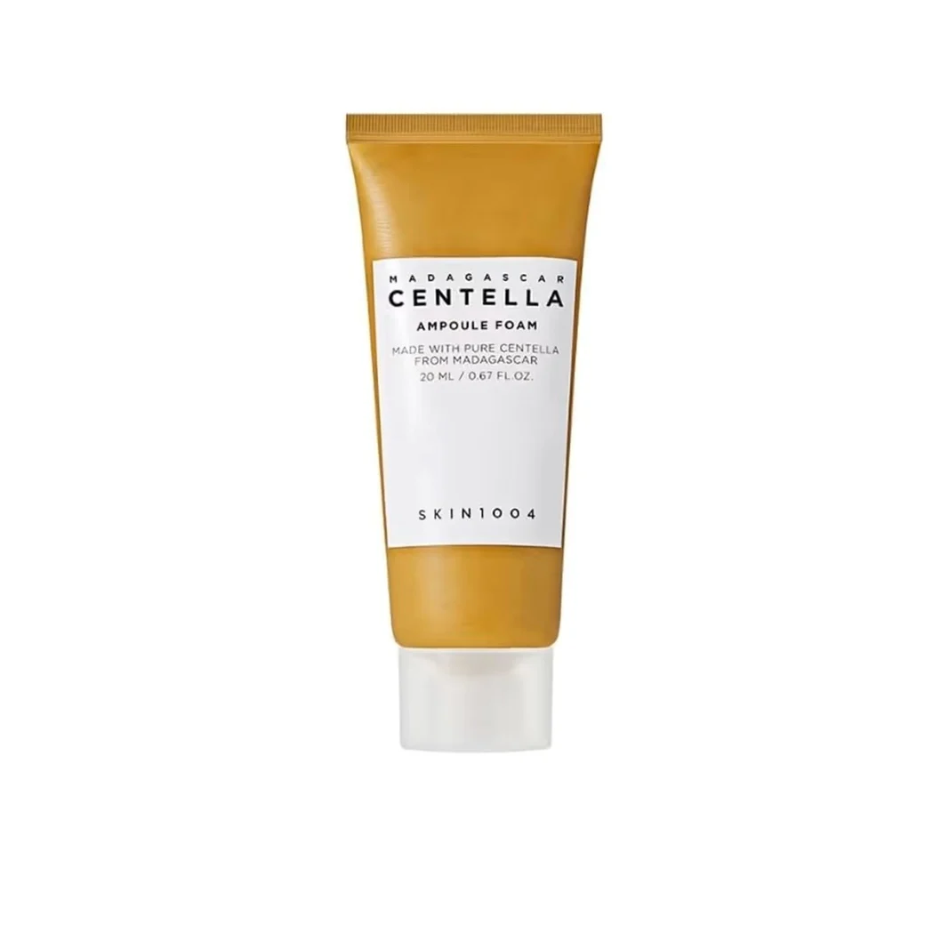 SKIN1004 MADAGASCAR CENTELLA Ampoule Foam Made With Pure Centella 20ml غسول بالسنتيلا ينظف البشرة بلطف، يزيل الزيوت والشوائب، ويمنحها ترطيبًا